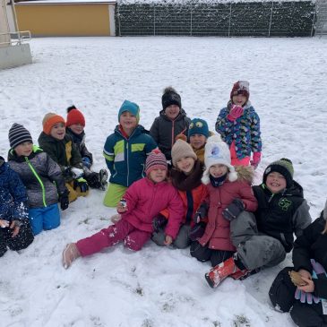 Juchee, Schnee! Bele snežinke!